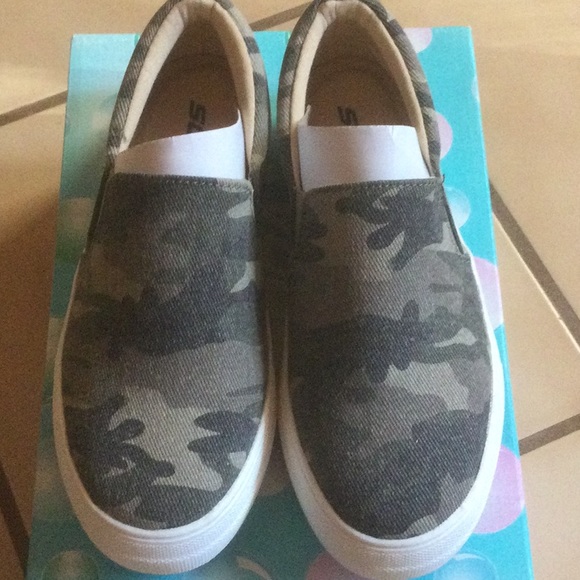 Soda Shoes - Soda brand slip on camo sneakers